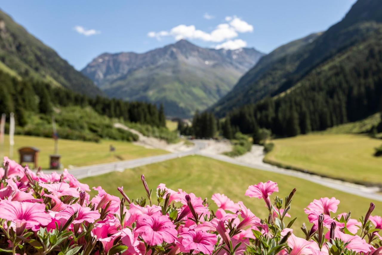 Haus Elisabeth Hotel Sankt Leonhard im Pitztal Eksteriør billede
